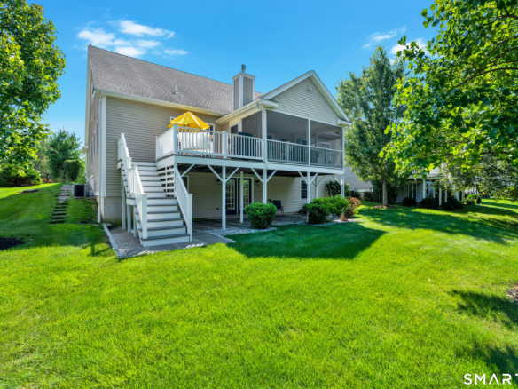 10 Crestview Drive, Middlefield, CT 06481
